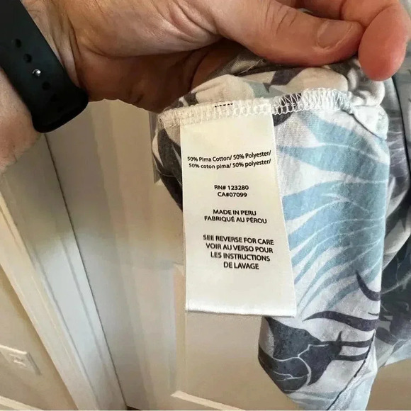 Travis Mathew Floral Men’s Polo Size XL - Picture 5 of 5